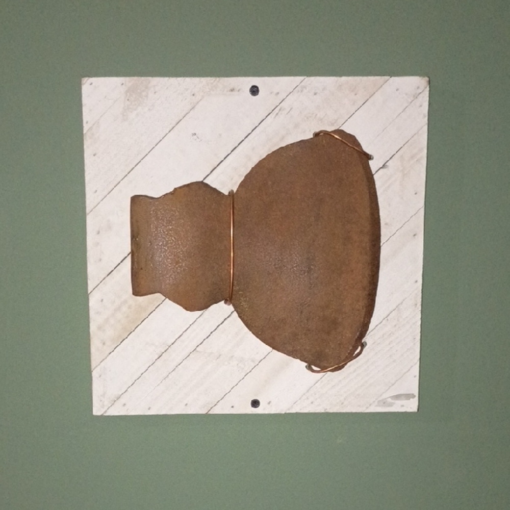 Vintage-Inspired Brown Wall Vase Art